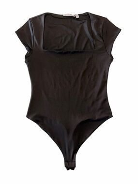 Cloth by Design Square Neck Cap Sleeve Bodysuit Black Medium Chic Essential
